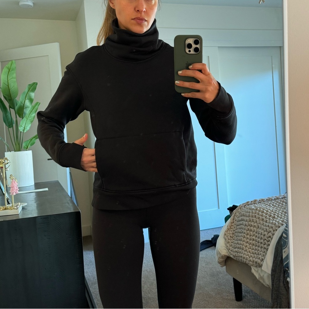 Lululemon Black Fleece Sweatshirt